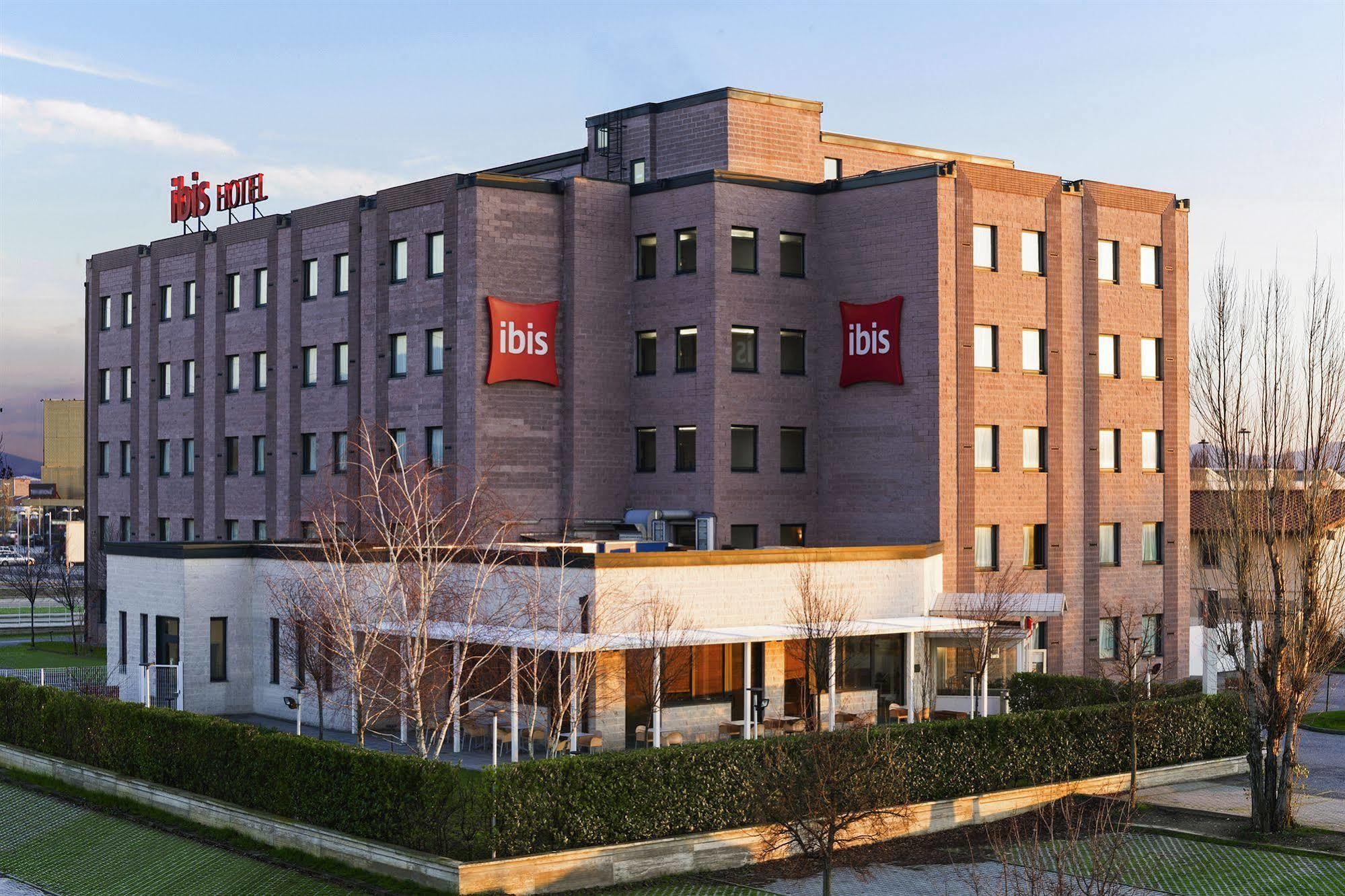 Hotel Ibis Firenze Prato Est Campi Bisenzio Exterior foto